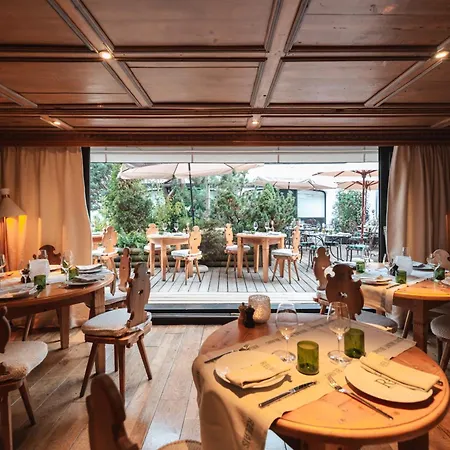 Mont Blanc ホテル メジェーヴ